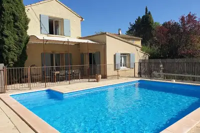 Image de Provence Mas de caractère, campagne, piscine près Avignon, Lubéron, Mt Ventoux.