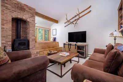 Image de Rmr: condo Aspens Berry Patch de 2 br: unité d'extrémité avec beaucoup de lumière + plaisir gratuit!