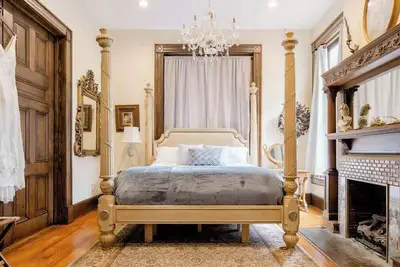 Image de Marcher partout depuis le J. G. Peppard House. 3 lits king et 2 salles de bains