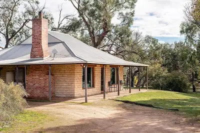 Image de Grampians Pioneer Mudbrick Cottage