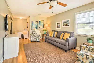 Image de Accueil avec porche et vue sur l'eau - Marchez jusqu'à Greers Ferry!