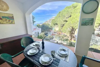 Image de Pas. Vue sur Canyelles Petites. Parking privé