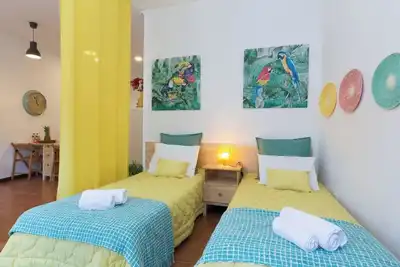 Image de 2 appartements confortables avec garage et Netflix | Emplacement Ace
