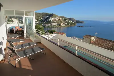 Image de Jp. Superbe vue mer et piscine communautaire