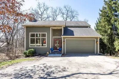 Image de 5 chambres, 5 1/2 maison de bain dans le territoire de la galène.