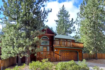 Image de Maison pour deux familles prêtes pour l'aventure - Grand camp de base pour explorer Tahoe