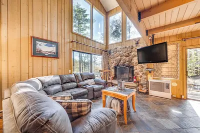 Image de Condo North Conway toutes saisons avec bain à remous privé!