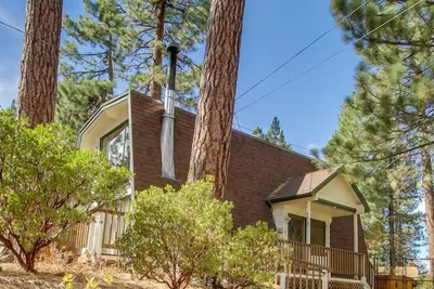 Image de Super prix en milieu de semaine! Marche vers le sommet de neige. Animaux acceptés.