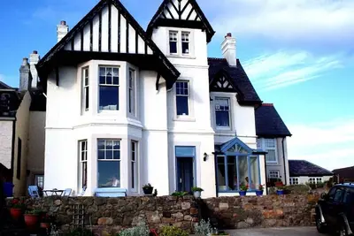 Image de Elie près de St. Andrews. Maison de plage de luxe avec cuisine et vue magnifique sur la mer