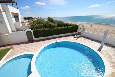 Casas Blancas 22, Parc Mont-roig