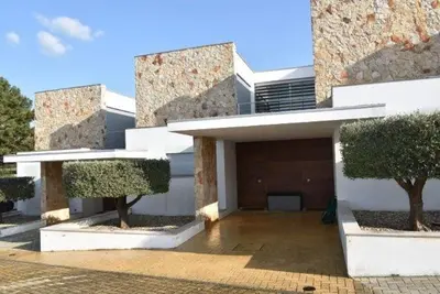 Image de Villa V3 avec piscine près de la plage