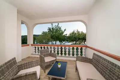 Image de Appartement de deux chambres prés de la plage Kampor, Rab (A-15310-a)