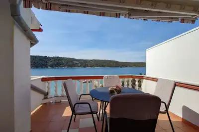 Image de Appartement de deux chambres prés de la plage Kampor, Rab (A-15310-b)