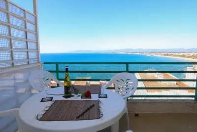 127 - Paradis 2. Appartement 1 chambre en vue de la mer et piscine