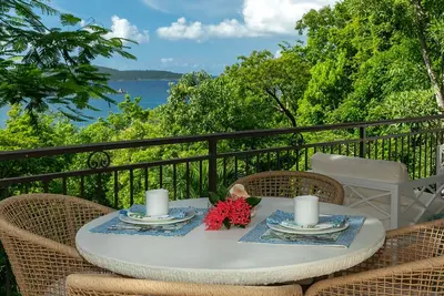 Image de Emplacement de la rive nord! Marchez jusqu'à Gibney Beach!