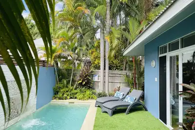 Image de Hanalei Beach House, à 3 minutes à pied de la plage, piscine privée chauffée!