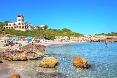 Image de Villa en bord de mer avec vue imprenable et accès direct à la plage
