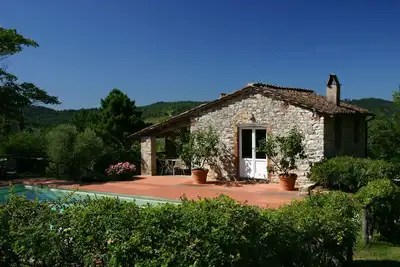 Image de Villa. Tranquility Scenic idyllique dans les collines loin de Lucques et la mer