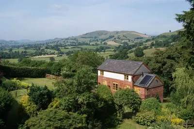 Image de Isolé Isolé Stable / Grange conversion à la frontière du Shropshire et du Pays de Galles