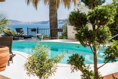Image de Villa de luxe 5 étoiles, vue imprenable, à 50m de la plage, piscine chauffée, jacuzzi