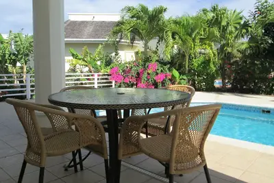 Image de 2 chambre double Villa, piscine privée, terrain de golf et vue sur l'océan, pour 4 personnes