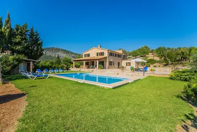 Image de El Olivo, élégante et spacieuse villa à Pollensa, dans un quartier exclusif