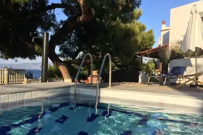 Image de Grande villa bord de mer avec piscine privée 1h30 d'Athènes pour 10/12 personnes