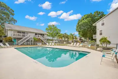 Image de Le Paradis Palm Harbour De L'UNITÉ B Des Lacs Sherwood<br><br>Maison Familiale Sur Le Sentier Pinellas<br><br>VÉLOS Gratuits Et PRÈS De La Plage