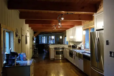 Image de Belle maison rénovée du Vermont à quelques minutes du mont. Neige. Merveilleux pour toute saison!