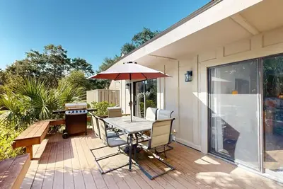 Image de Beaucoup de mises à jour et près de la piscine!