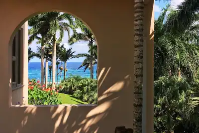 Image de Coral Hill -hideaway - piscine privée. Atmosphère complètement relaxante.