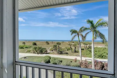 Image de Confortable et lumineux Villa familiale avec vue sur le golfe dans un excellent emplacement B3722b