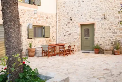 Image de Villa Traditionnelle en Pierre - Priotissa