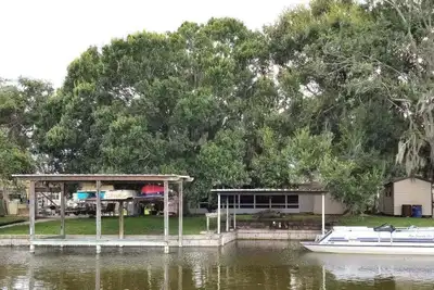 Image de Nouvelle Liste! Bord de l'eau de charme - Carport, accès au lac O, amarrage couvert pour bateaux