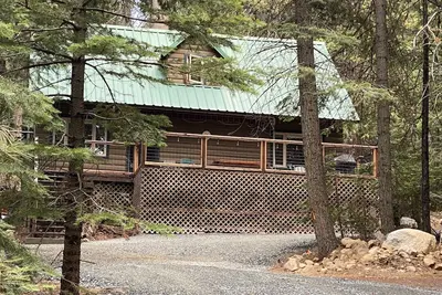Image de Nouveau! Serein Strawberry Mountain Cabin - minutes de Pinecrest et Dodge Ridge