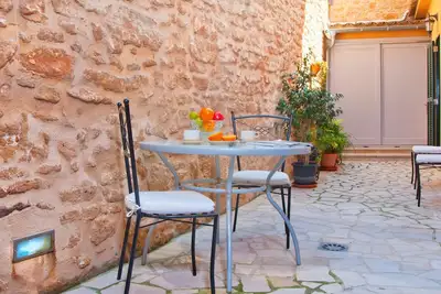 Image de Maison entièrement équipée pour 4 personnes, reconstruite en 2013, Wifi gratuit
