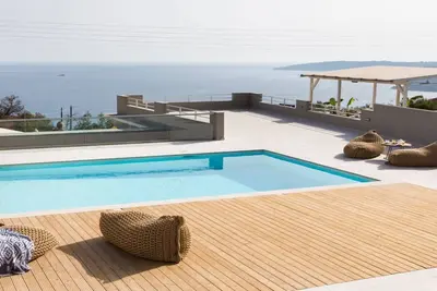 Image de Trouvez-vous entre des vues magnifiques à Ethereal Villa