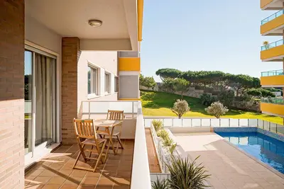 Image de Varandas do forte- Avec piscine, Wi-fi, garage et climatisation