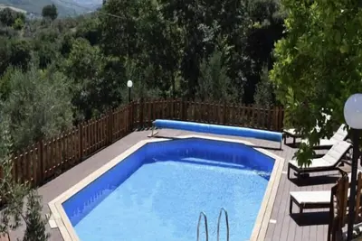 Image de Villa de campagne avec piscine privée, oliveraie, vue et proche des restaurants
