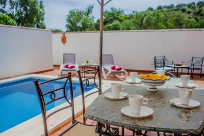 Image de Villa Rurale À Riofrio avec Une Excellente Situation (Andalousie)