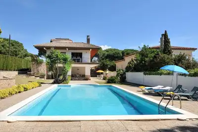 Image de Villa à Puig Sec avec piscine privée et jardin-Hutg-011701