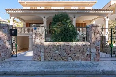 Image de Villa Vallespir - Belle villa avec jardin et terrasse à 200 mètres de la plage