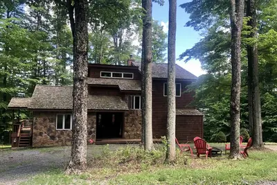 Image de Maison parfaite 3 chambres w / nouveaux lits! Nouveau canapé! Marcher aux sentiers, tennis, chevaux