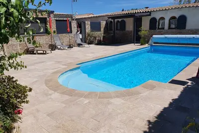 Image de 1 double bed 140 - 1 sofa bed for 2 - furnished, fully equipped - 5 mins Perpignan