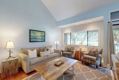 Image de Entièrement rénové Villa sur le # 6 Vert du cours George Fazio