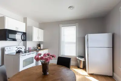 Image de Détendez-vous et profitez de Saint Paul dans notre adorable retraite de 2 chambres!
