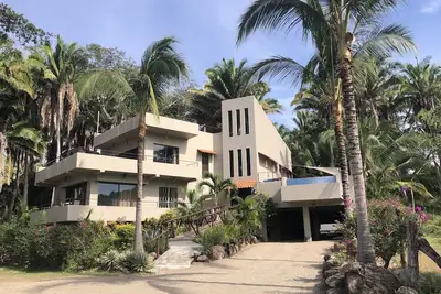 Image de Superbes vues sur l'océan, piscine à débordement chauffée, Sky Deck, climatisation, plage de Litibu