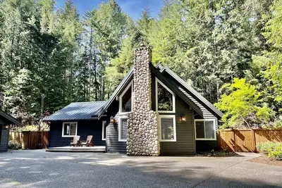 Image de Mt. Rainier & Crystal Mountain Pristine 3br / 2ba 1 Acre avec spa, 2000 pi2
