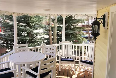 Image de Charmant 3 ch \/ 1bth 1260 pieds carrés. (8 couchages) hébergement de luxe