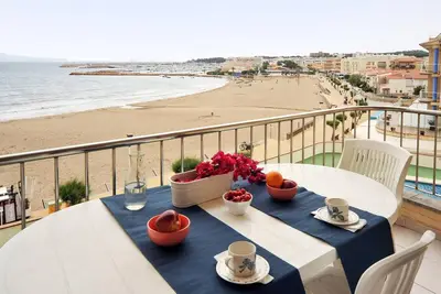 Image de Appartement avec ample vue sur la baie. Hutg-006549